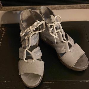 Size 8 Sorel wedge light gray sandals
